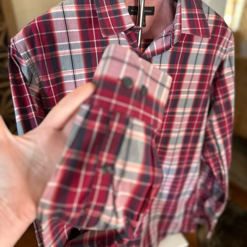 Banana Republic Red Plaid Button Up Long Sleeve Shirt